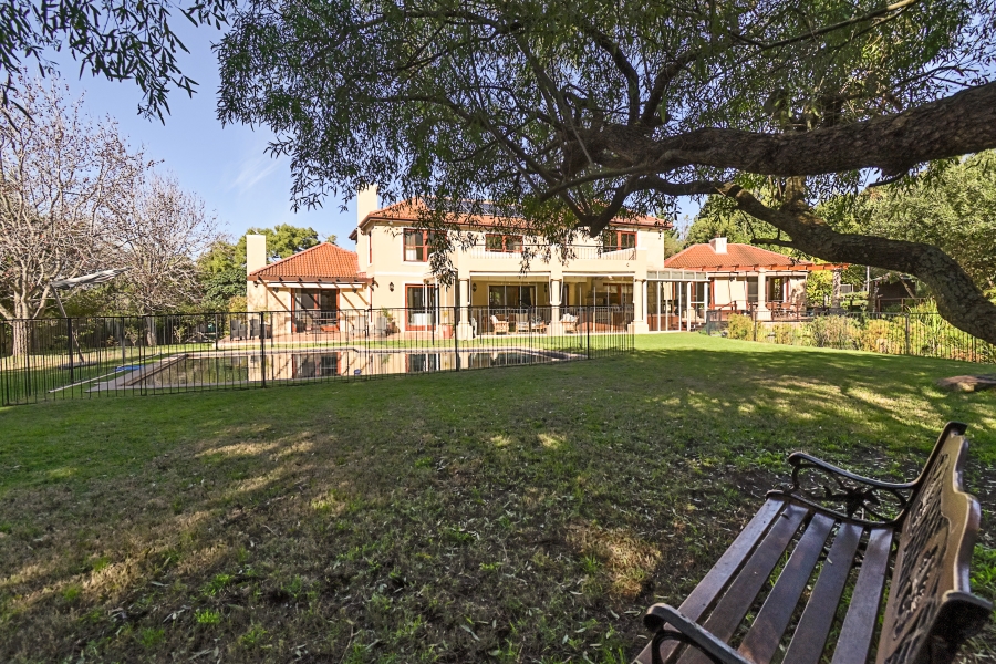 7 Bedroom Property for Sale in Zwaanswyk Western Cape